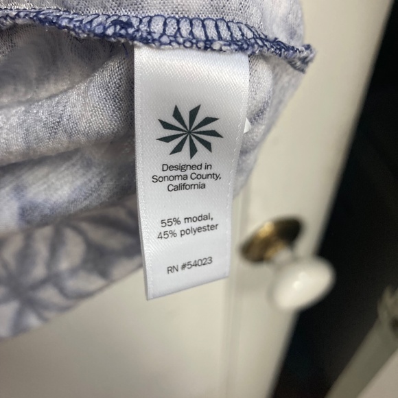 Athleta Blue Tile Tank, M - Picture 3 of 3